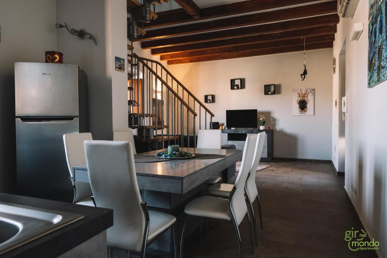 Giro Nel Mondo Apartments Catania Luaran gambar